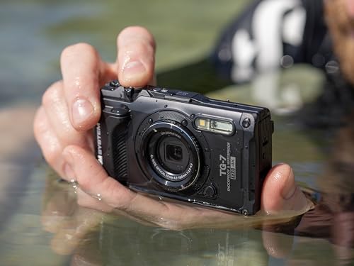 OM SYSTEM Tough TG-7 - Cámara subacuática negra, impermeable, a prueba de congelación, brillo de alta resolución, video 4K 44x Macro Shooting (Successor Olympus TG-6)