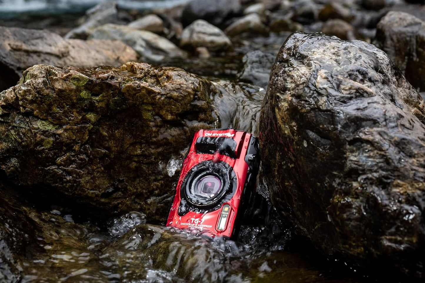 OM SYSTEM Tough TG-7 - Cámara subacuática negra, impermeable, a prueba de congelación, brillo de alta resolución, video 4K 44x Macro Shooting (Successor Olympus TG-6)