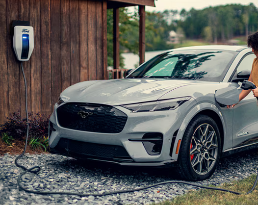 Ford Charge Station Pro NL38-10C823-AB Suminsitro hasta 80amp CCS1 Bluetooth® y Wi-Fi