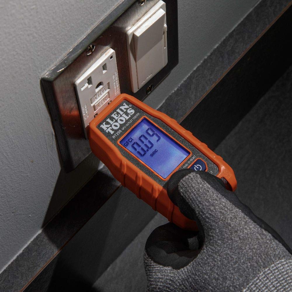 Kit de prueba eléctrica de tomacorrientes GFCI con LCD y probador de voltaje sin contacto de doble rango con linterna. RT250KIT Klein Tools