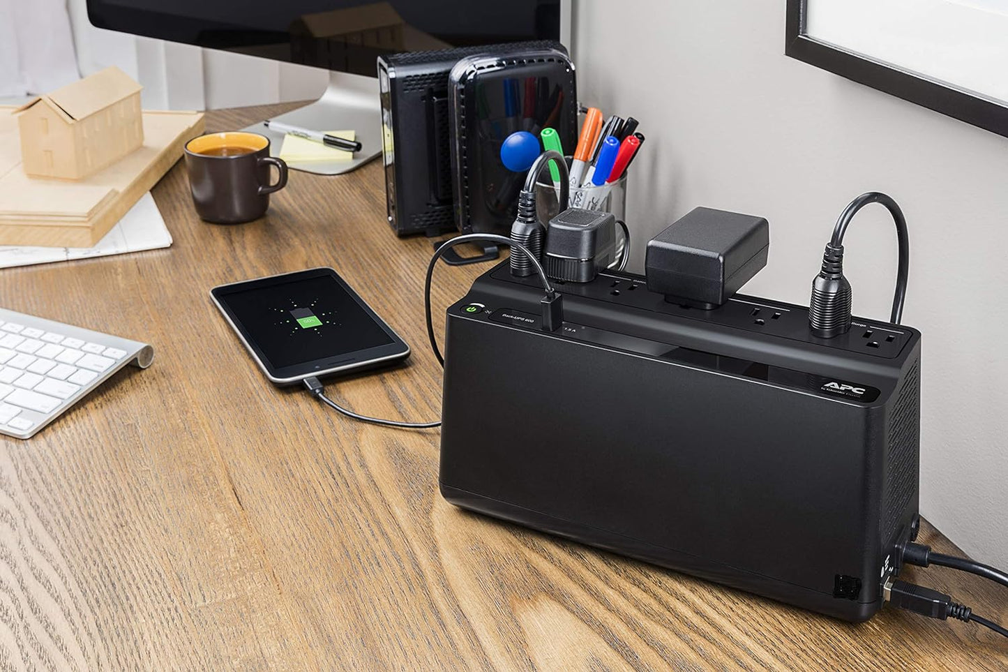 APC UPS 1500 VA UPS Batería de reserva y protector de sobretensión, BX1500 M, fuente de alimentación de batería de reserva, AVR, protección de datos