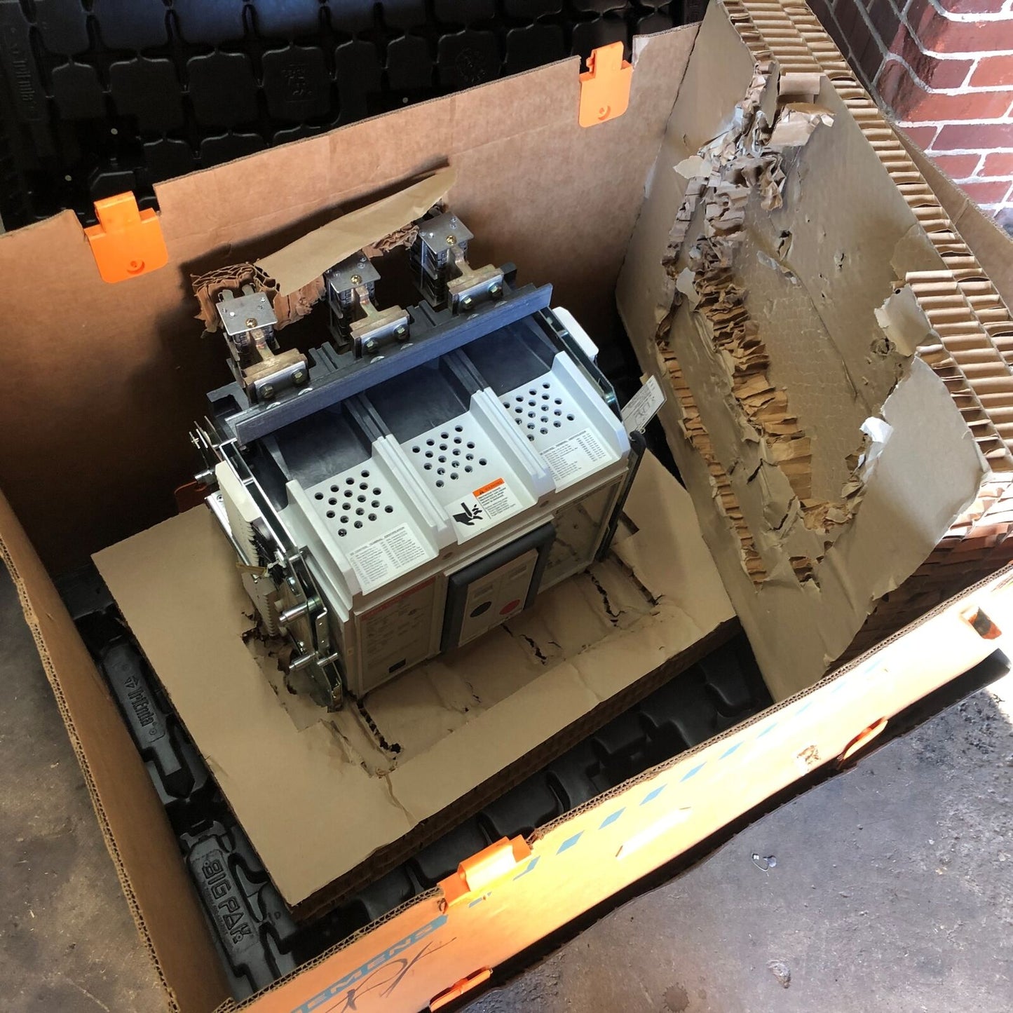 NEW Siemens SBH2012 SBH 1200 Amp LSIG EO Circuit Breaker 1200A Plug Drawout NIB