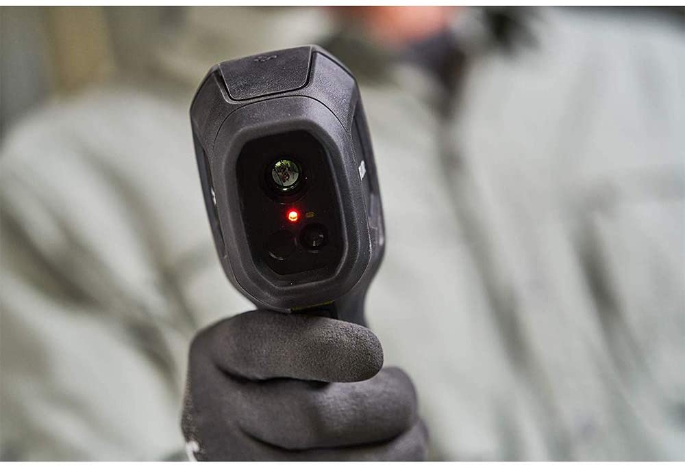 FLIR TG267 Cámara de diagnóstico de imágenes térmicas con paquete Bluetooth con linterna táctica Deco Gear y lápiz táctico juego con estuche a prueba de agua/golpes y cable USB trenzado de 3 pies