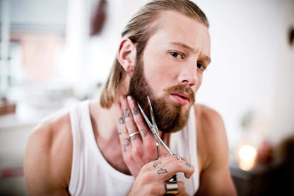 Remington MB4045 - Kit recortador de barba, Cuchillas de Titanio, Cepillo y Tijeras, Inalámbrico, 3 Tipos de Peine, Cortapatillas Extensible
