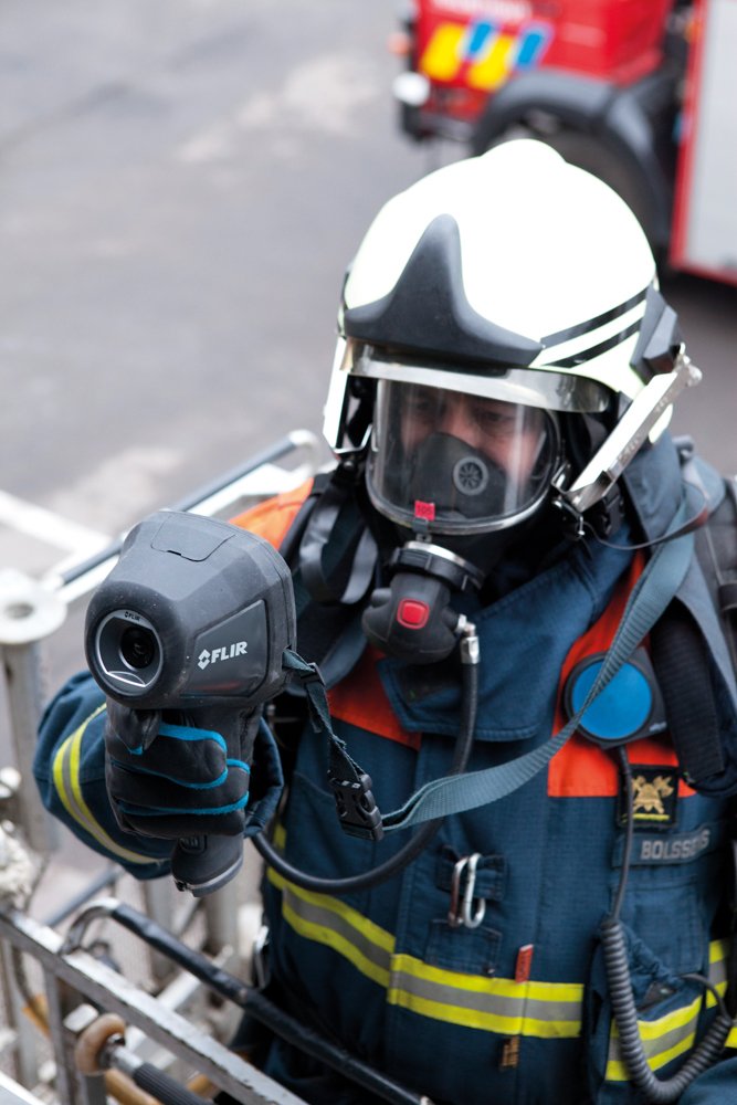 FLIR K2 Thermal Imaging Camera with 160 × 120 IR Resolution and MSX