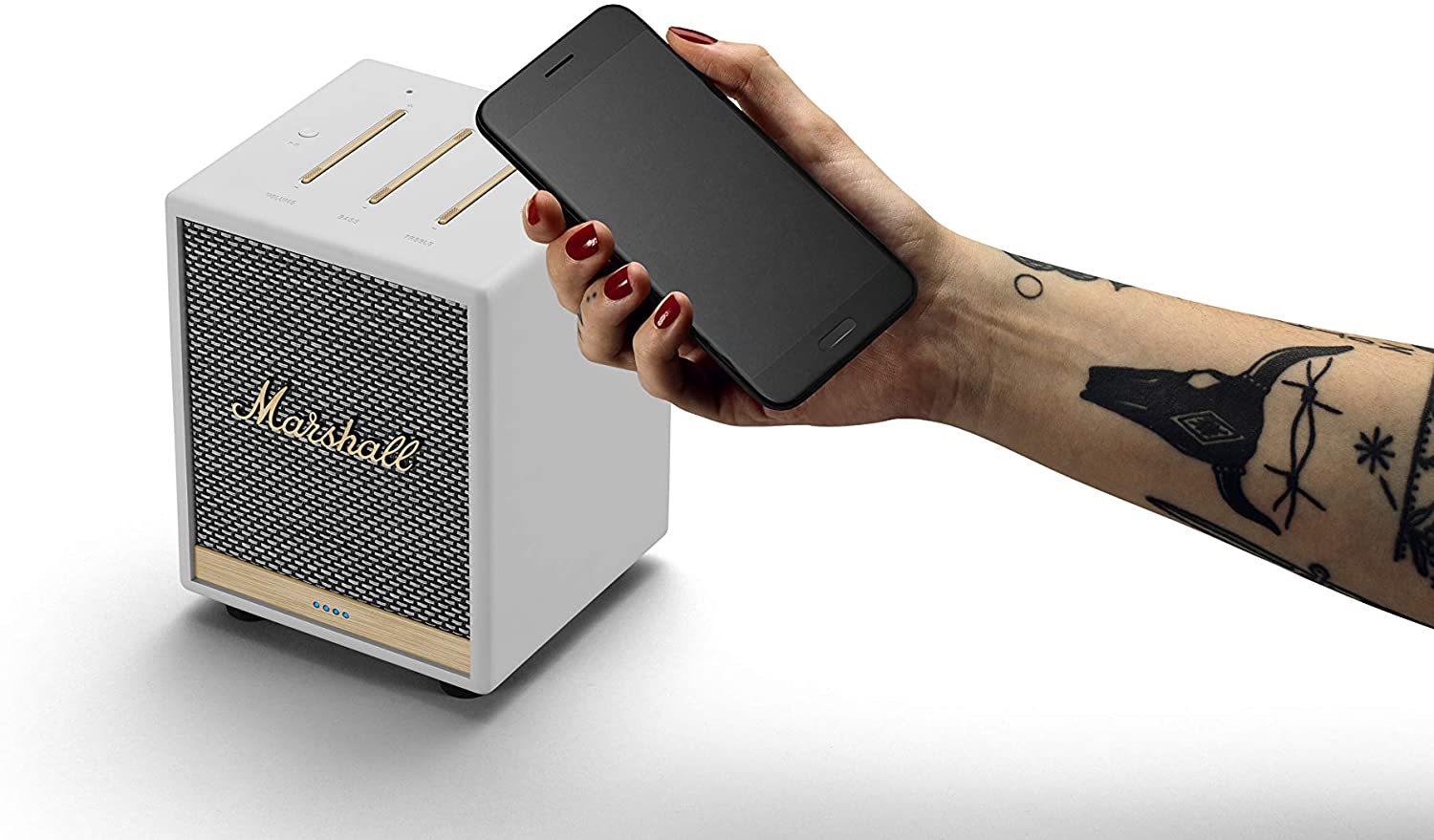 Urbanears Marshall Uxbridge - Altavoz de Voz con Amazon Alexa Integrado, Color Blanco