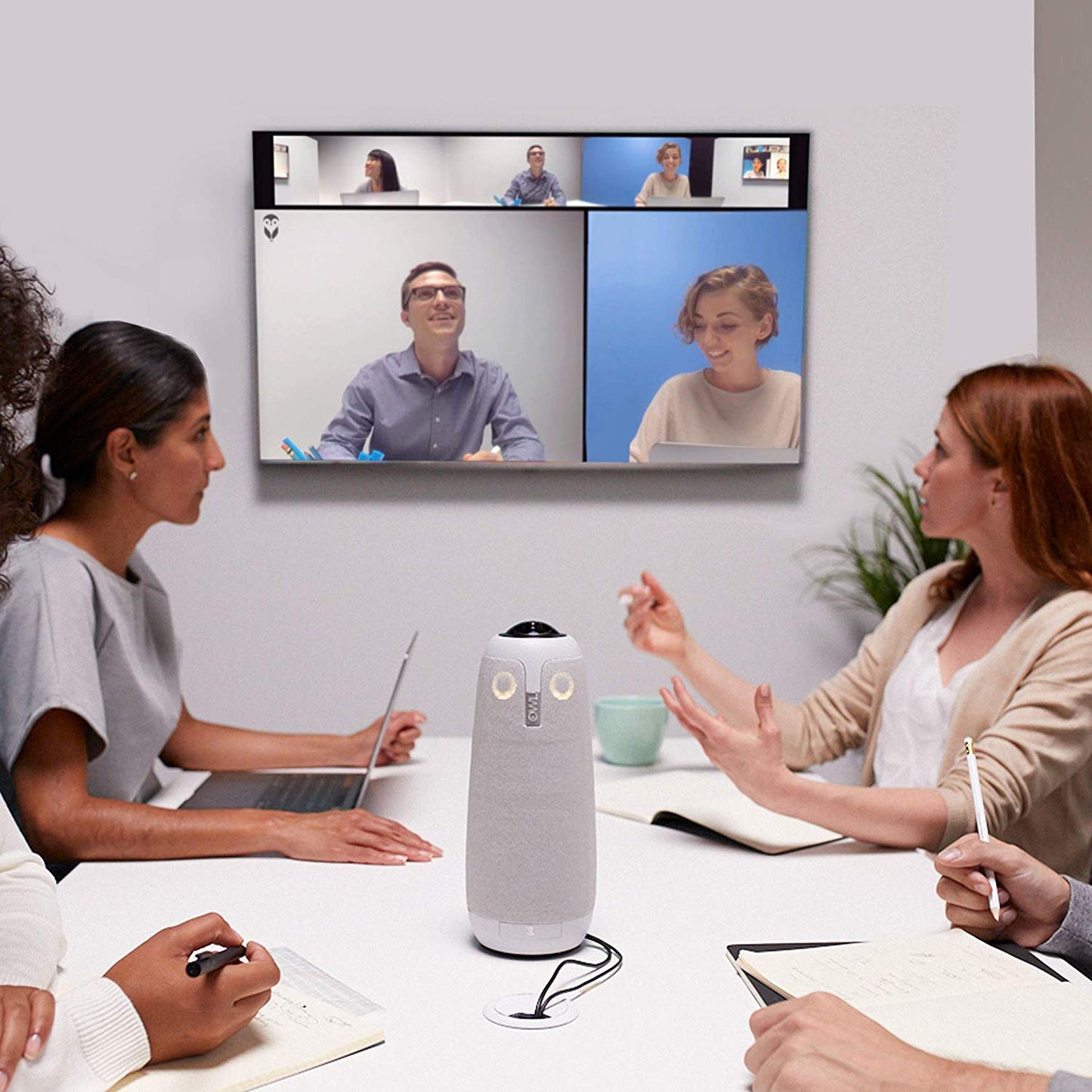 Meeting Owl Pro Cámara de videoconferencia inteligente de 360° 1080p micrófono y altavoz enfoque automático del altavoz y reuniones inteligentes habilitada MTW200-1000