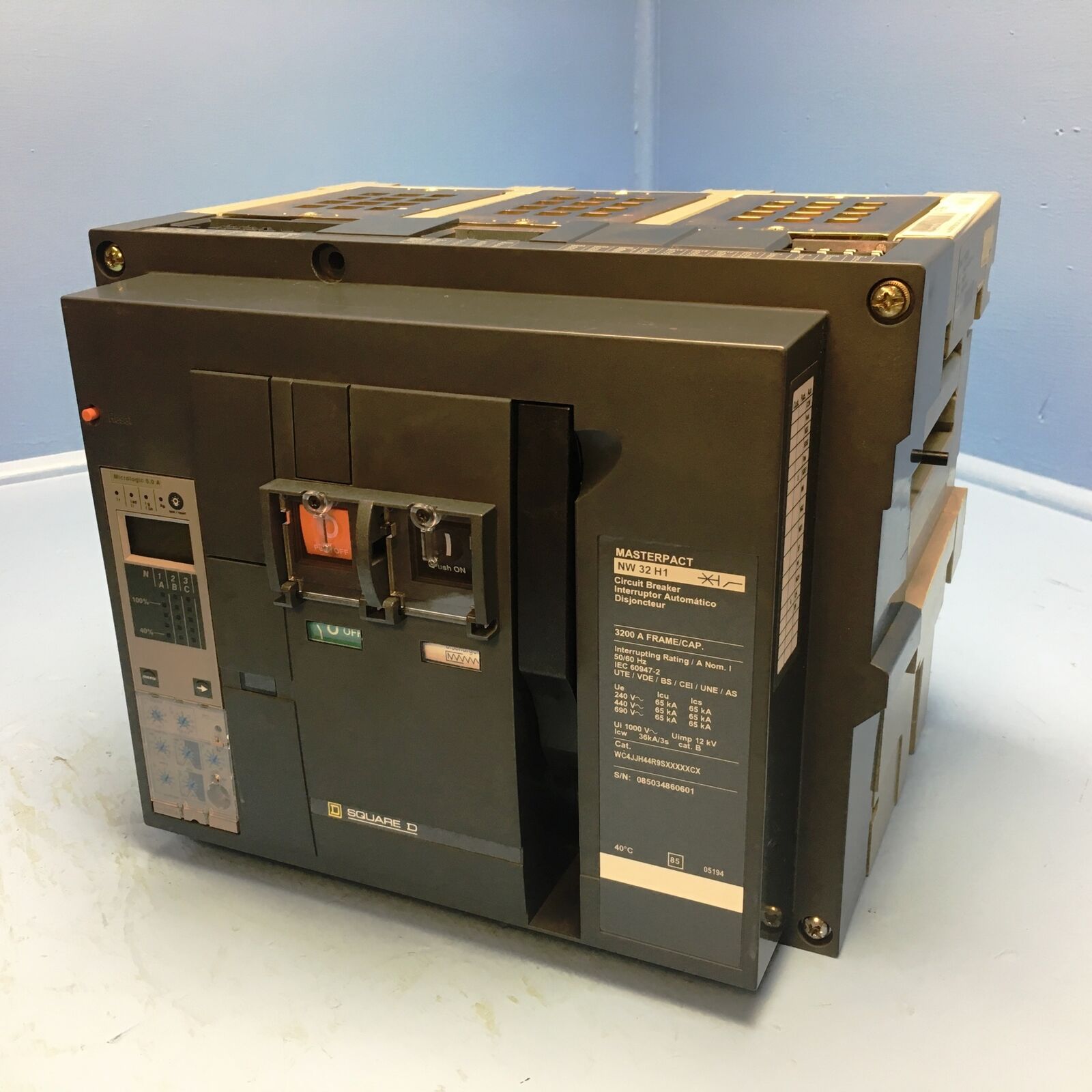Square D NW32H1 3200A MasterPact Circuit Breaker 3200 Amp Trip NW 32 H1 LSIG
