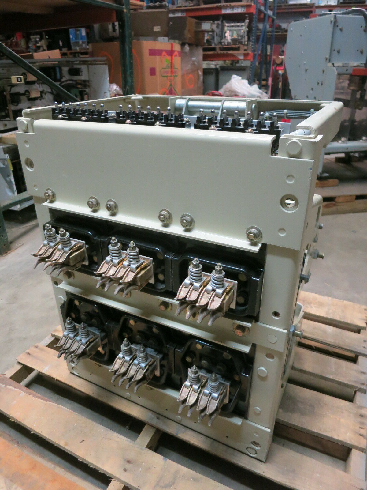 New General Electric AK-3A-50S 1600A Motor Operated Draw Out Air Breaker GE 3 50