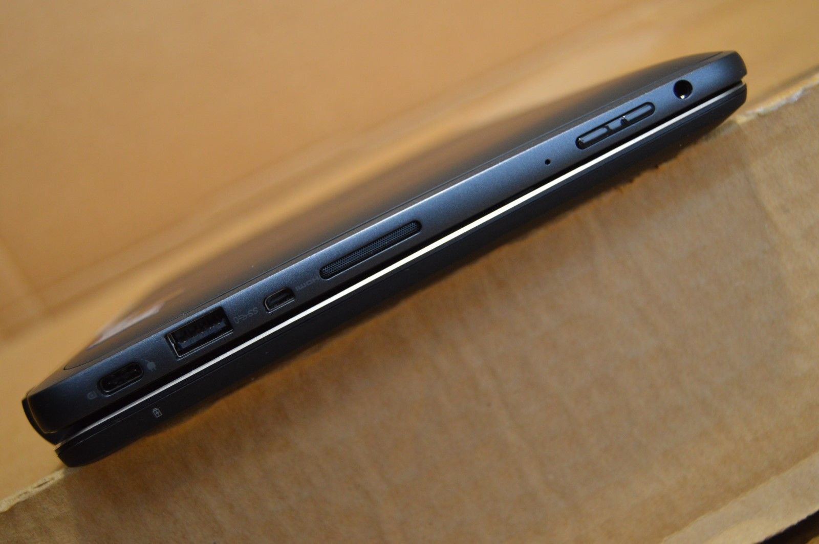 Dell Latitude 5175 2-in-1 Tablet FHD 1920x1080 TOUCH M5-6Y57 8GB 256GB SSD LTE